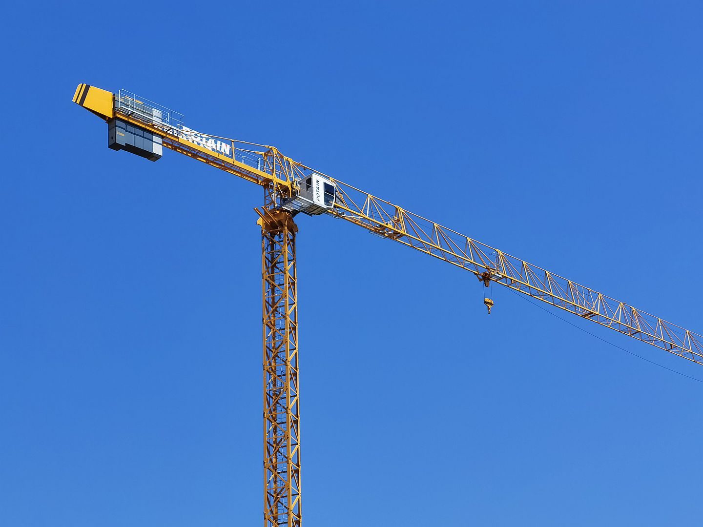 MCT135 tower crane