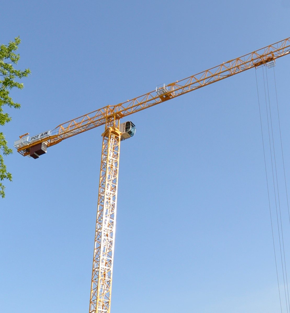 MCT325 tower crane